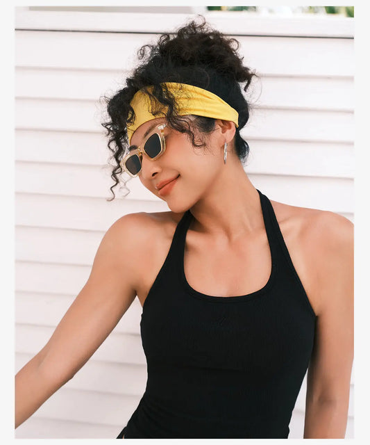 Wide-brimmed sporty headband